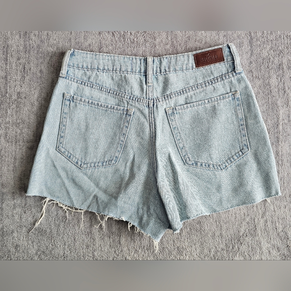 Hollister Ultra High-Rise Vintage Relaxed Mom Short 3"  100% Cotton Size 3 w26 - Picture 3 of 4